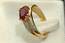 кольцо из желтого и белого золота с рубином